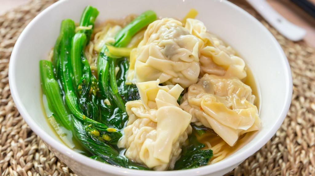 Wonton Soup W. Noodles (4) 港式云吞面 · 4 pieces of wonton and Cantonese-style egg noodles. serve with Chinese green and soup.