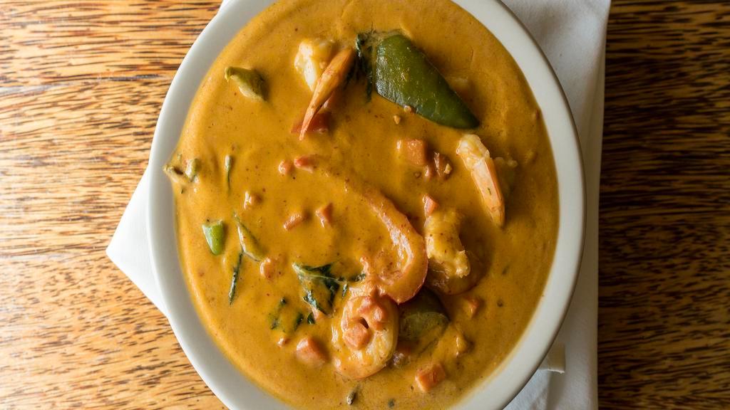 Peanut Sauce Curry · Panang. Sweet peanut sauce chili cooked with basil, bell pepper, lime leaves, and coconut milk. Rice not included.