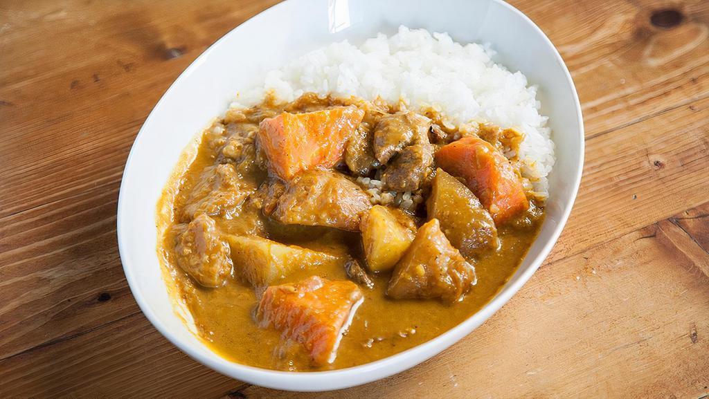 Mama'S Taste Iekei Curry (Japanese Traditional Style) · Japanese traditional curry sauce made with cocoron's original seasonings, potato, and carrot. Contains: wheat. A bit spicy - spicy level 2.