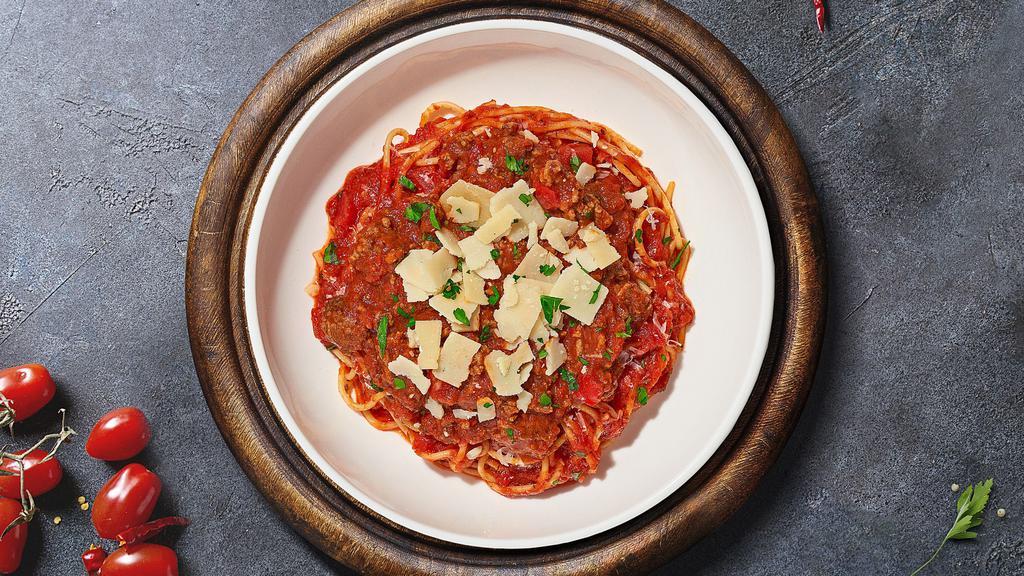 Da Vinci'S Bolognese · Linguine cooked al dente served with house made bolognese sauce and delicious parmigiano reggiano cheese.