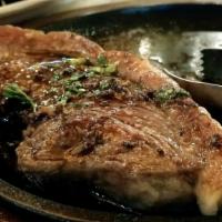Picanha · Plato de picanha. / Single top sirloin steak.
