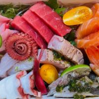 🌟Sashimi Deluxe · Chef choice 7-8verities of fish, include Tuna, Salmon, Yellowtail…..