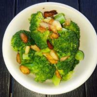 Broccoli  In Garlic Sauce · 