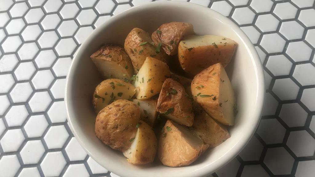Patate Arrosto	 · Roasted Rosemary Potatoes