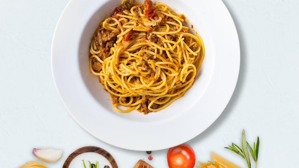 Hurray Bolognese Pasta (Spaghetti) · Ground beef cooked in spicy marinara sauce and served with spaghetti. Served with bread.