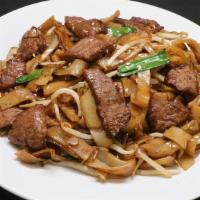 Stir-Fried Beef Chow Funn · 