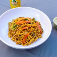 Lo-Mein With Vegetables · Lomein con vegetales.