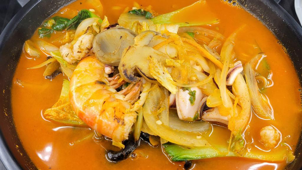 🌶️Jjamppong / 짬뽕 · Spicy seafood noodle soup.🌶️