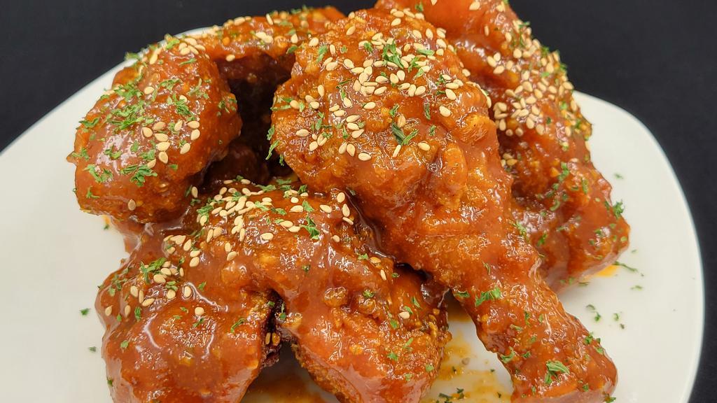 🌶️Sweet & Spicy Chicken / 양념 치킨 · Toreore special sweet and spicy sauce with chicken, comes with pickled radish.🌶️
