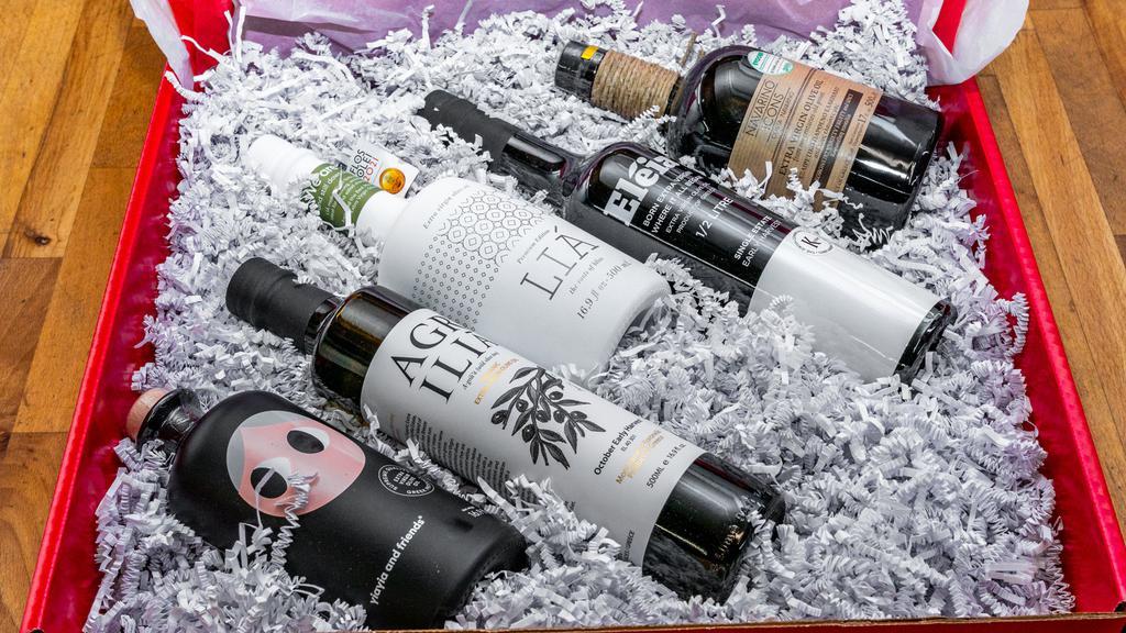 Greek Olive Oil  Gift Box · FIVE bottles of 500 ml Greek single estate  extra virgin olive oil collection every foodie will dream of receiving as a gift.
LIA / AGRILIA / ELEIA / YIAYIA/ NAVARINO ICONS