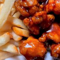General Tso'S Chicken With French Fries · 