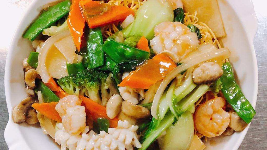 Pan-Fried Noodles With Seafood · Noodles come pan-fried (Dry)