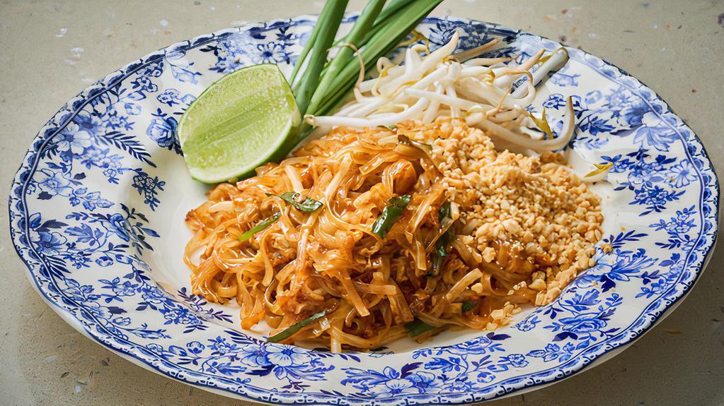 Guay Tiew Pad Thai · Traditional rice noodle with choice of meat, tamarind, bean sprouts, red onion, egg, chives and peanut.