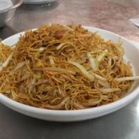 Vegi Pan Fried Noodle 豉油皇炒麵 · Carrot, Scallion, Beansprout, Egg noodle.