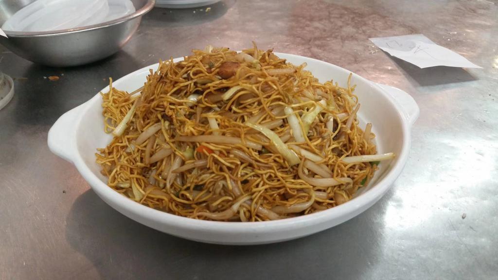 Vegi Pan Fried Noodle 豉油皇炒麵 · Carrot, Scallion, Beansprout, Egg noodle.