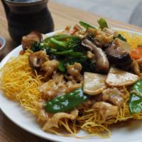 兩面黃 / Pan Fried Noodles / · Choice of chicken, pork, beef or vegetables.