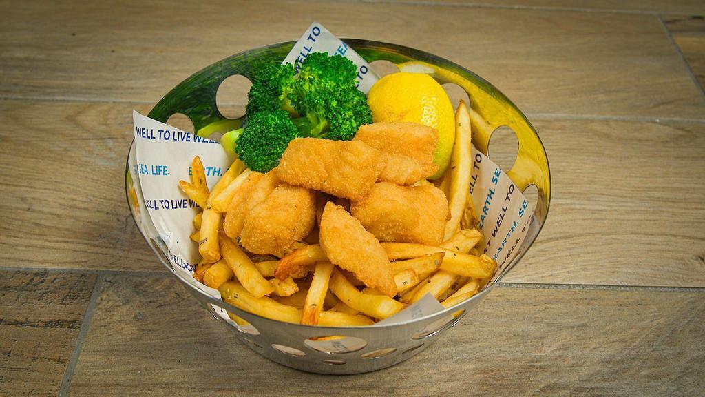 Fried Fish Fillet With Hand Cut Fries & Corn On The Cob · Lightly breaded and fried fillet of sole served with hand cut fries