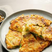 해물파전 Seafood Pajeon · Seafood & mixed vegetable crispy pancake