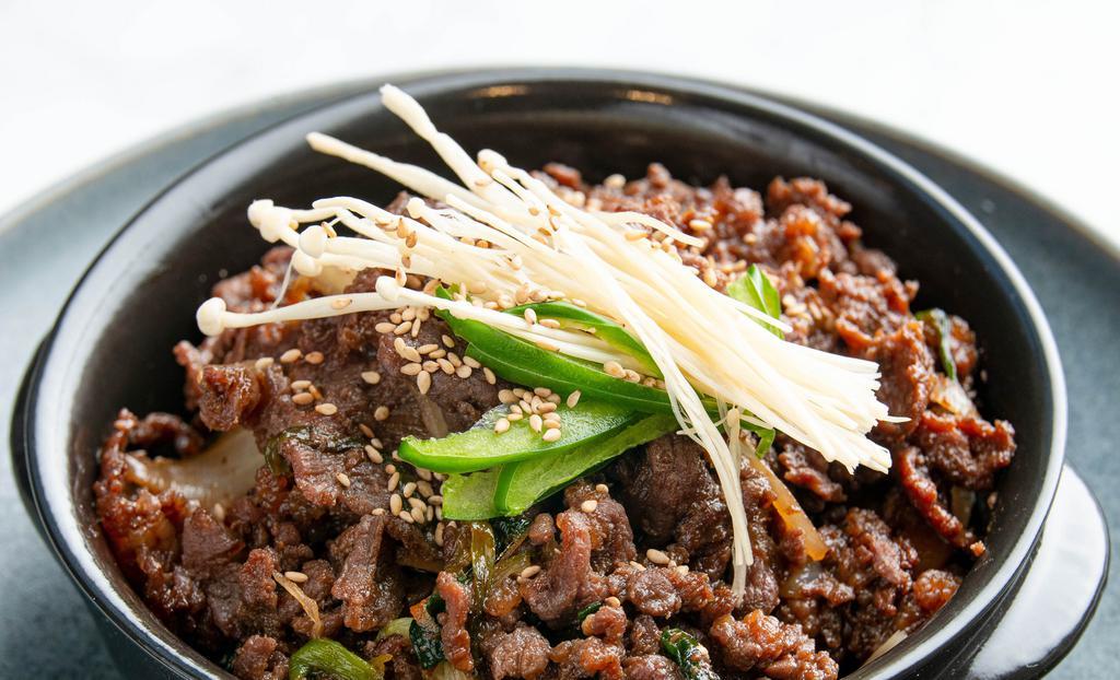 불고기 Bulgogi Bbq · Thinly sliced tender rib eye and vegetables seasoned in KUUN soy sauce.
