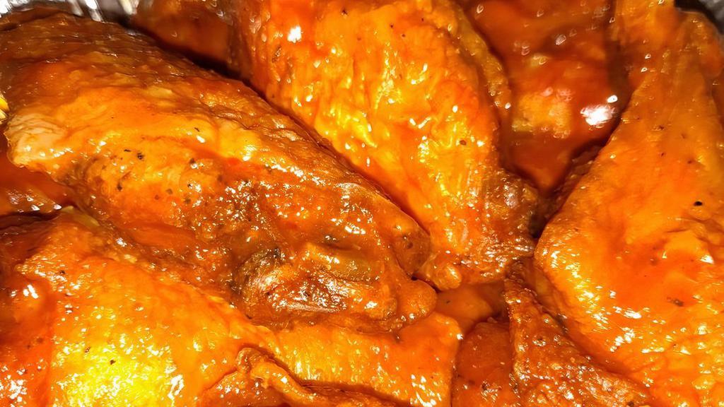 10Pc Buffalo Wingz · Hand tossed with choice of sauce.