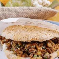 Stewed Pork Chinese Burger (1) · **contains peanuts**