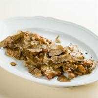 Scaloppine Di Vitello Ai Funghi E Tartufo · veal scaloppine, roasted porcini mushrooms, black truffle