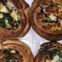 Spinach Wheel · Spinach, mozzarella grated cheese, lite garlic and oil