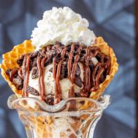 The Billionaire · 1 Scoop Sundae with Vanilla Ice-Cream - Oreo Pieces - Belgian Milk Chocolate Sauce - Waffle ...