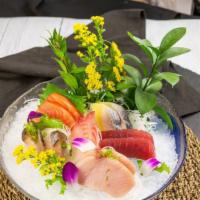 Sashimi Regular Combo · 12 pieces assorted sashimi.