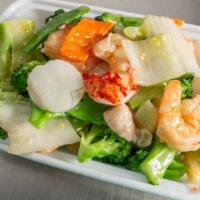 Seafood Delight · Jumbo shrimp, fresh scallops and lobster meat delicious and sauteed with assorted Chinese ve...