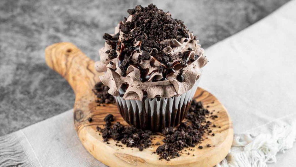 Chocolate Lovers Cupcake · Chocolate Cake - Oreo Cookie - Nutella Filling, Chocolate Frosting, Chocolate