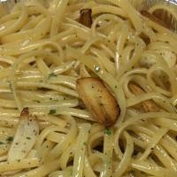 Spaghetti With Garlic & Oil · 