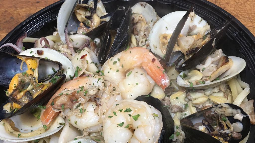 Pescatore · Clams, calamari, shrimp, and mussels in a red or white sauce with your choice of marinara, fra diavolo, pink sauce, or garlic and virgin olive oil.