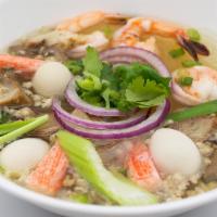 Nam Vang Noodle Soup · hủ tiếu nam vang
shrimp, quail eggs, ground pork, pork liver, glass noodles, chicken broth