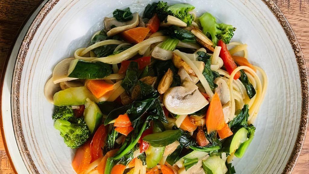 Cappellini Primavera · olive oil, garlic, zucchini, broccoli, carrots, peppers, mushrooms, baby spinach . * vegan