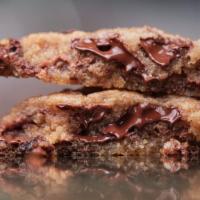 Sweet Rehab Classic Cookie (5) · Triple chocolate chip cookie with coconut sugar & sea salt.
Sold in a set of 5.