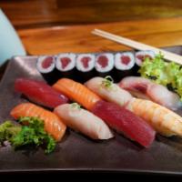 Sushi 8 Pcs · Assorted Sushi, 1 Tuna Roll