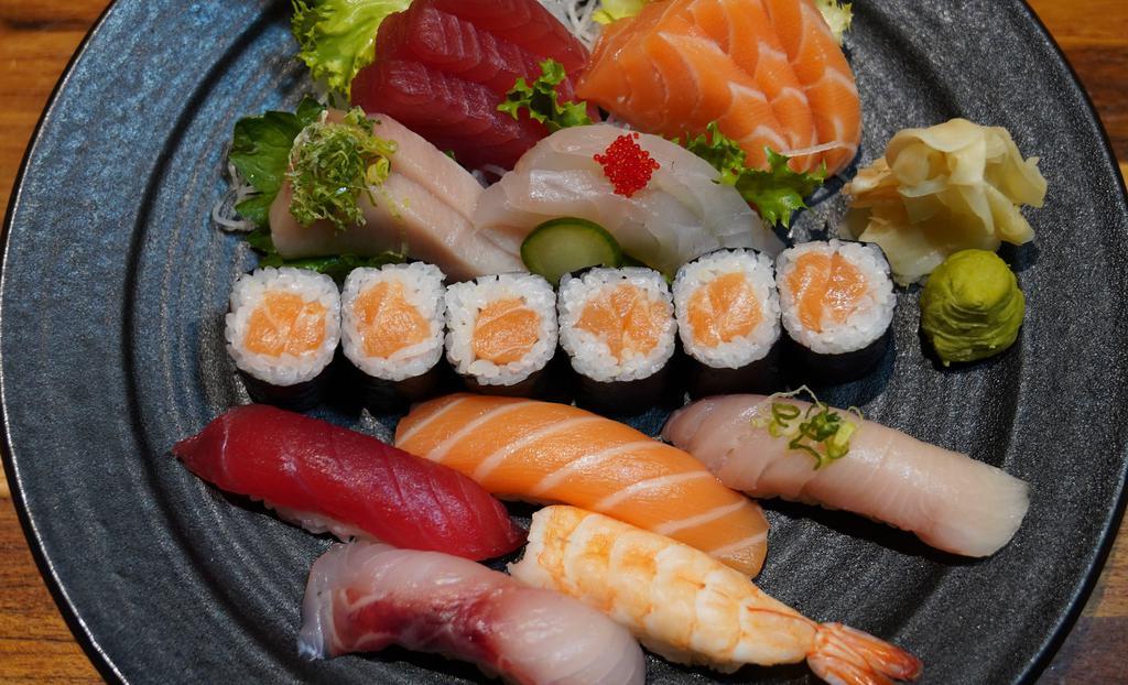 Sushi And Sashimi · 10 Pcs Sashimi, 5 Pcs Sushi, 1 Salmon Roll