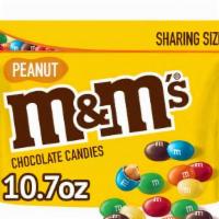 M&M'S Peanut Sharing Size (10.7 Oz) · Contains one (1) 10.7-ounce bag of M&M'S Peanut Chocolate Candy. M&M'S Peanut Chocolate Cand...