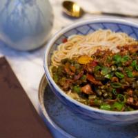 Rice Noodle Soup W/ Chicken Gizzard & Sour String Bean 酸辣鸡宝盖粉 · Spicy.
