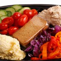 Spread Plate · lettuce, red cabbage, cherry tomato, cucumber, mix pepper, with 2 scoops of spreads, w/w mel...