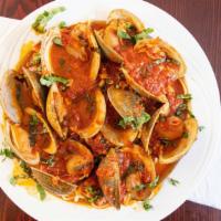 Linguine & Clam Sauce · Your choice of red or white clam sauce with fresh little neck clams over linguine.