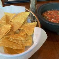 Salsa Y Chips / Salsa And Chips  · 