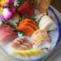 Sashimi Dinner · 18pcs sashimi.