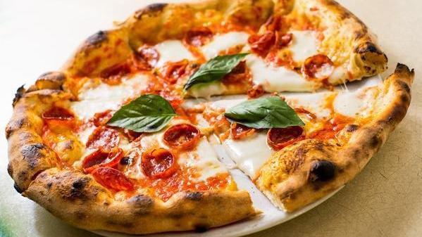 Pizza Salame Piccante · Vine ripe tomatoes, mozzarella and spicy salame.