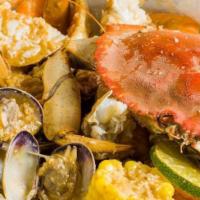 Combo  D    套餐D · Dungeness Crab + Big Head Shrimp + Clam + Corn & Potato
温哥华大蟹+大头虾+花甲+玉米&土豆