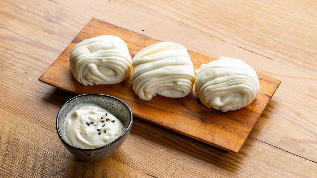 Dough Boys Ft. Yuzu - Steamed/Fried Buns · Steamed or fried Chinese Mantou buns (3pcs).
Served with yuzu mayo.
Contains: Gluten, Eggs