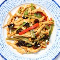 E8  Spicy Garlic Sauce Style · Black fungus mushroom, bell pepper red, celery, sweet, sour & spicy sauce