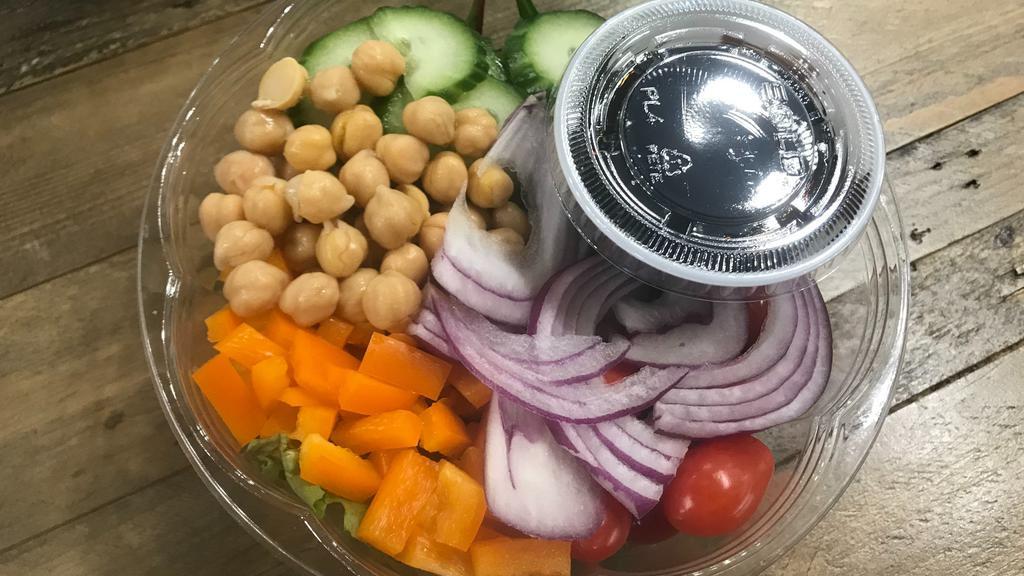 La Verdura · Spring mix, tomatoes, cucumbers, peppers, red onion, chickpeas, grilled mushrooms, balsamic vinaigrette