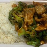 Broccoli With Chicken / 芥蘭雞 · Served with fried rice and can soda.附炒飯及罐裝汽水。